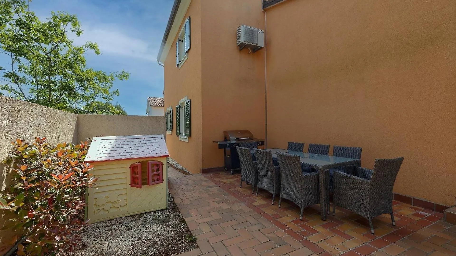 Ferienhaus Mit Privatpool Fuer 8 Personen Ca 130 Qm In Medulin, Istrien Suedkueste Von Istrien Medulin
